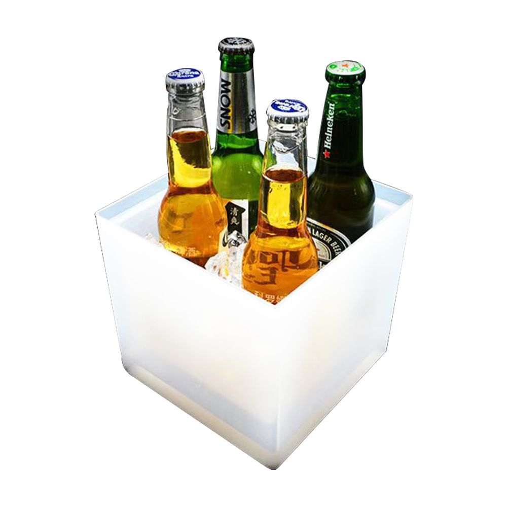 Group Serves Acrylic Vessel